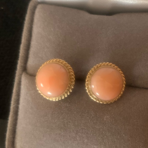 14K GOLD AND GENUINE CORAL POST EARRINGS - Picture 1 of 4